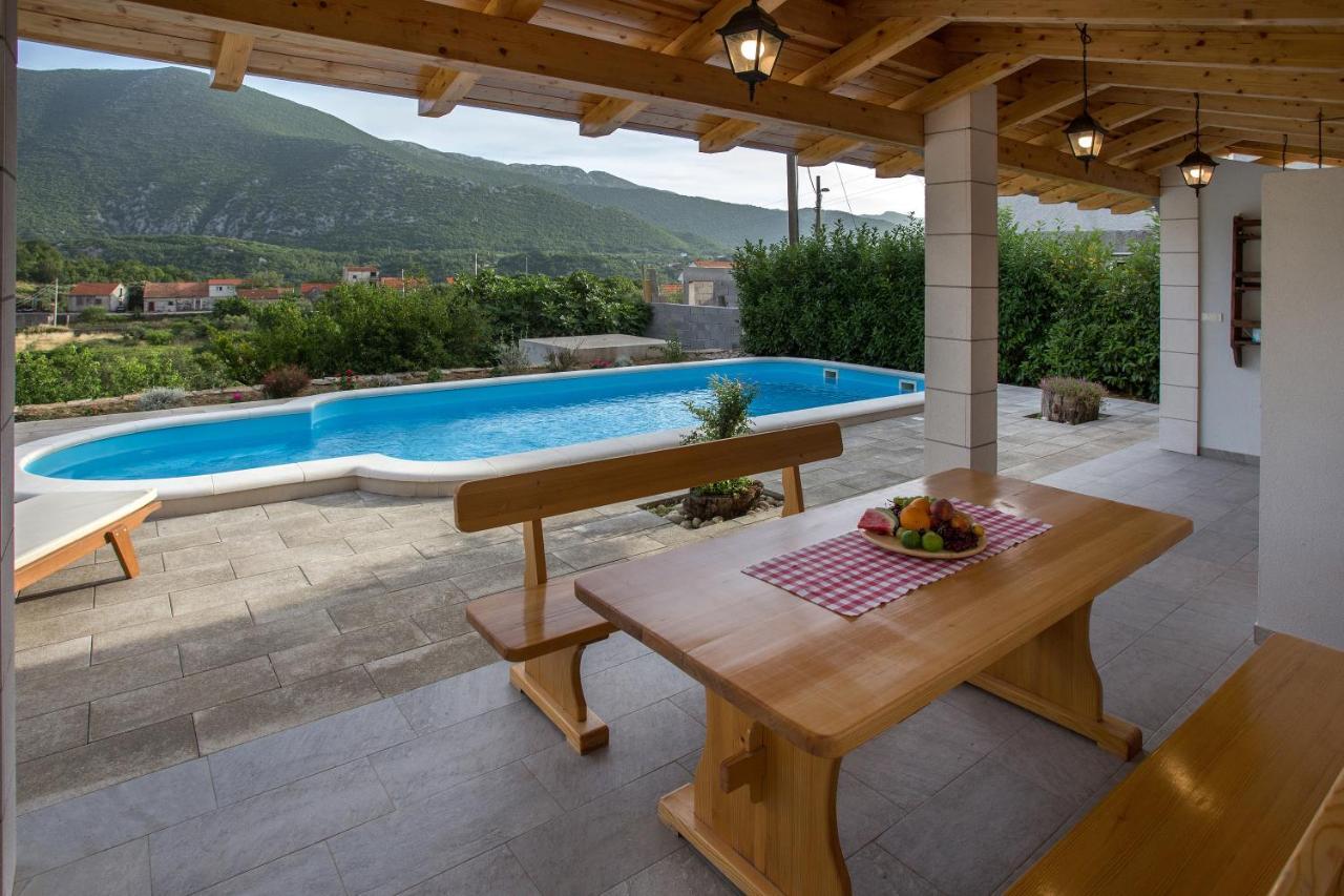 Holiday Village Home Kamenica Kostanje ภายนอก รูปภาพ