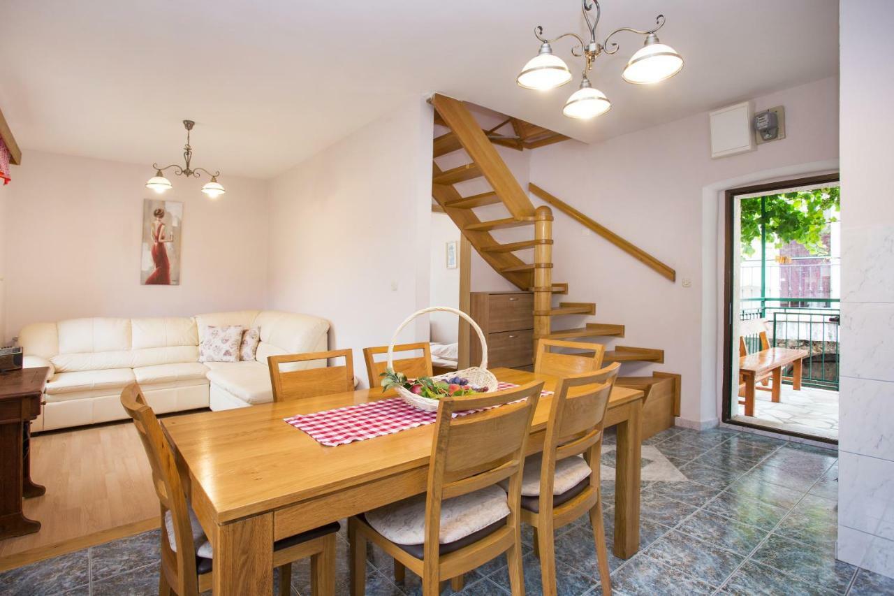Holiday Village Home Kamenica Kostanje ภายนอก รูปภาพ